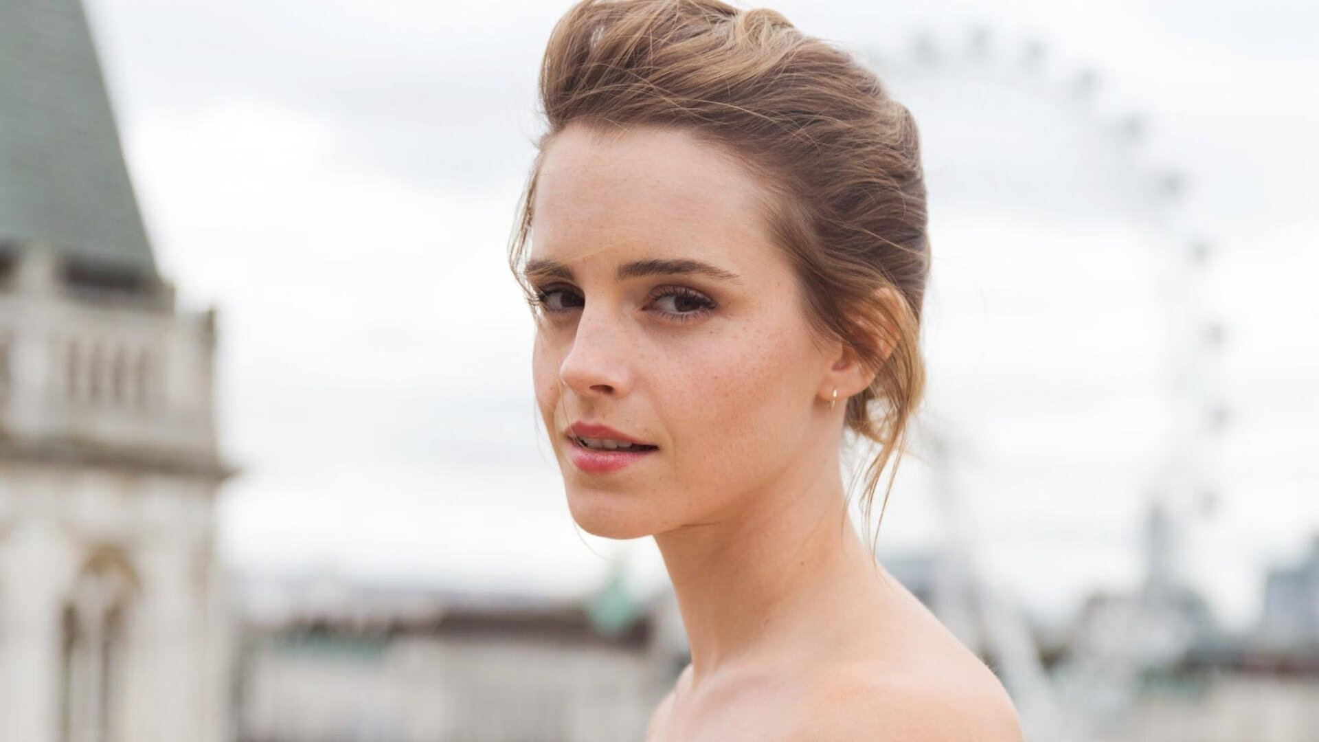 爱游戏娱乐-_库里三分再现神奇，勇士逆袭热火_，勇士库里53分实录