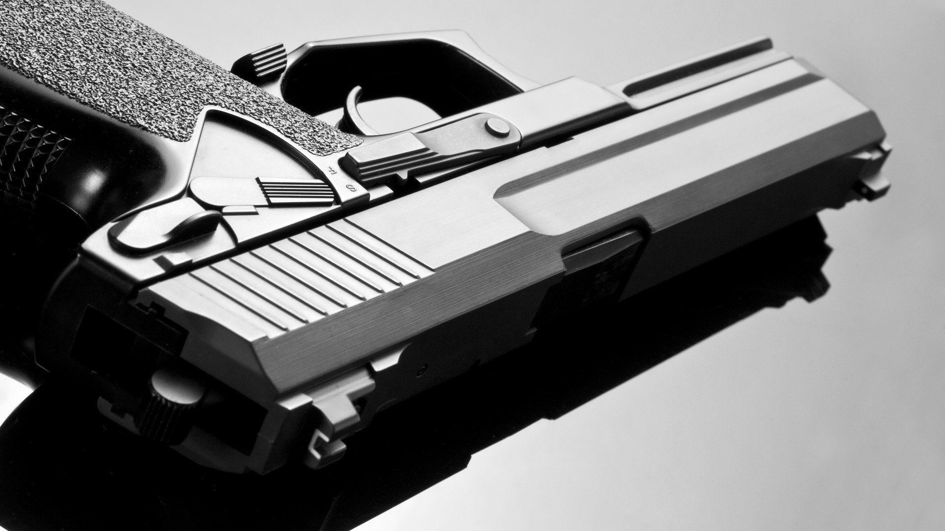 在一次关键比赛里，他用连续的抢断和抢篮板，带领球队取得“逆转”胜利！