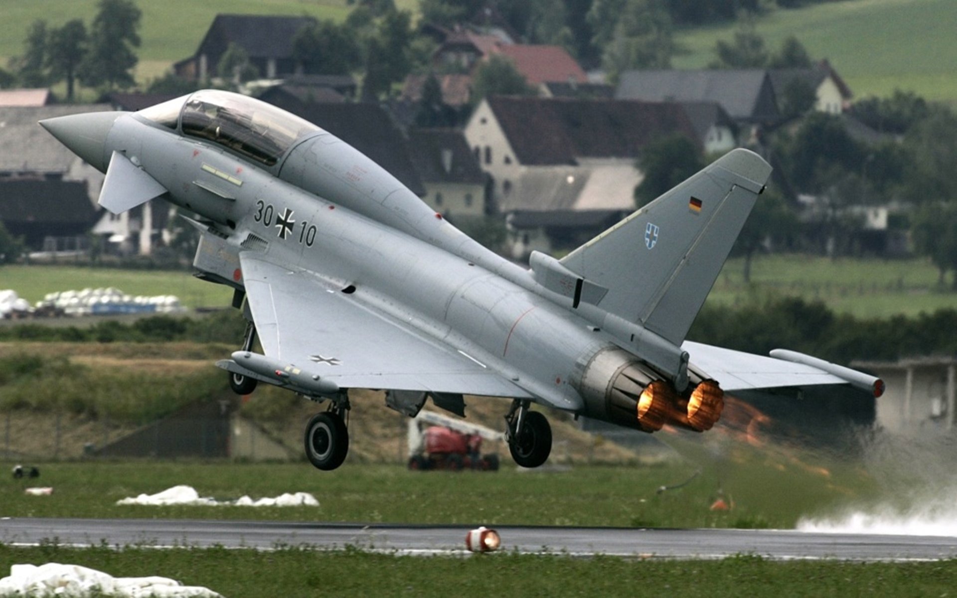 AIYOUXI.COM-掘金依靠团队配合击败热火，掘金对队员