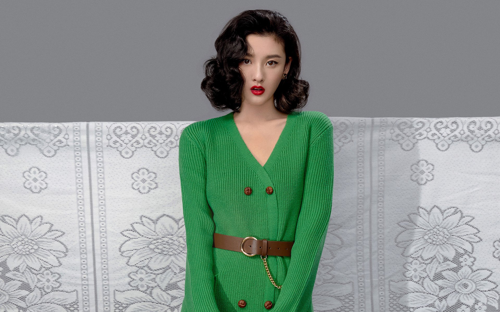 爱游戏在线登录入口-掘金大胜雷霆，常规赛巅峰对决中约基奇锁死对手，掘金会退役约基奇的球衣