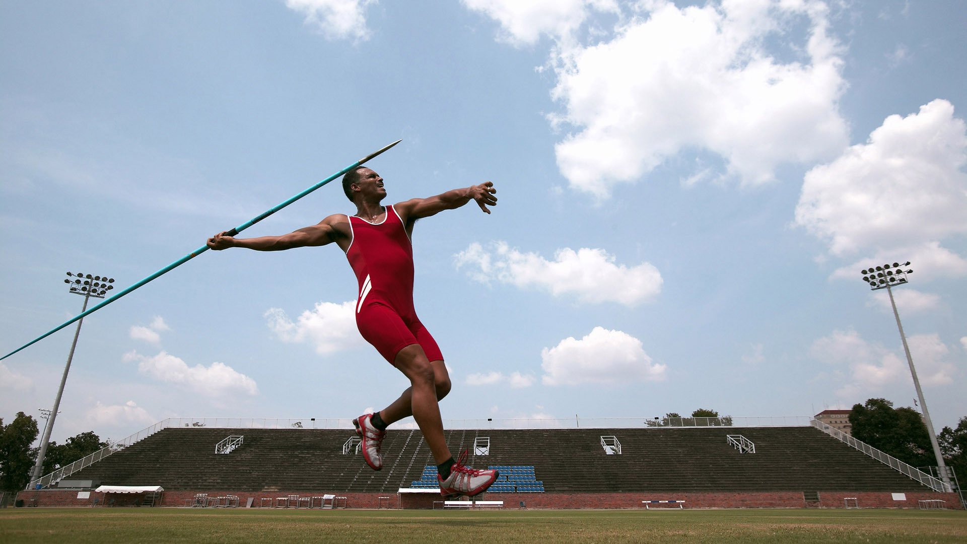 教练提倡多线思考能力要求球员提升场上观察与判断水平